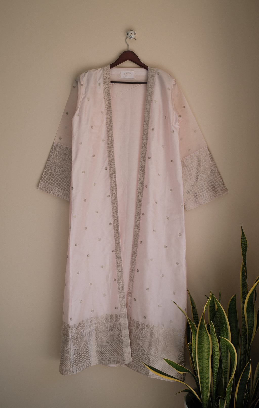 'The Rudaba' in Freshwater Pearl · Silver Gunaa on Paat Silk with Kesa Paat Sleeves